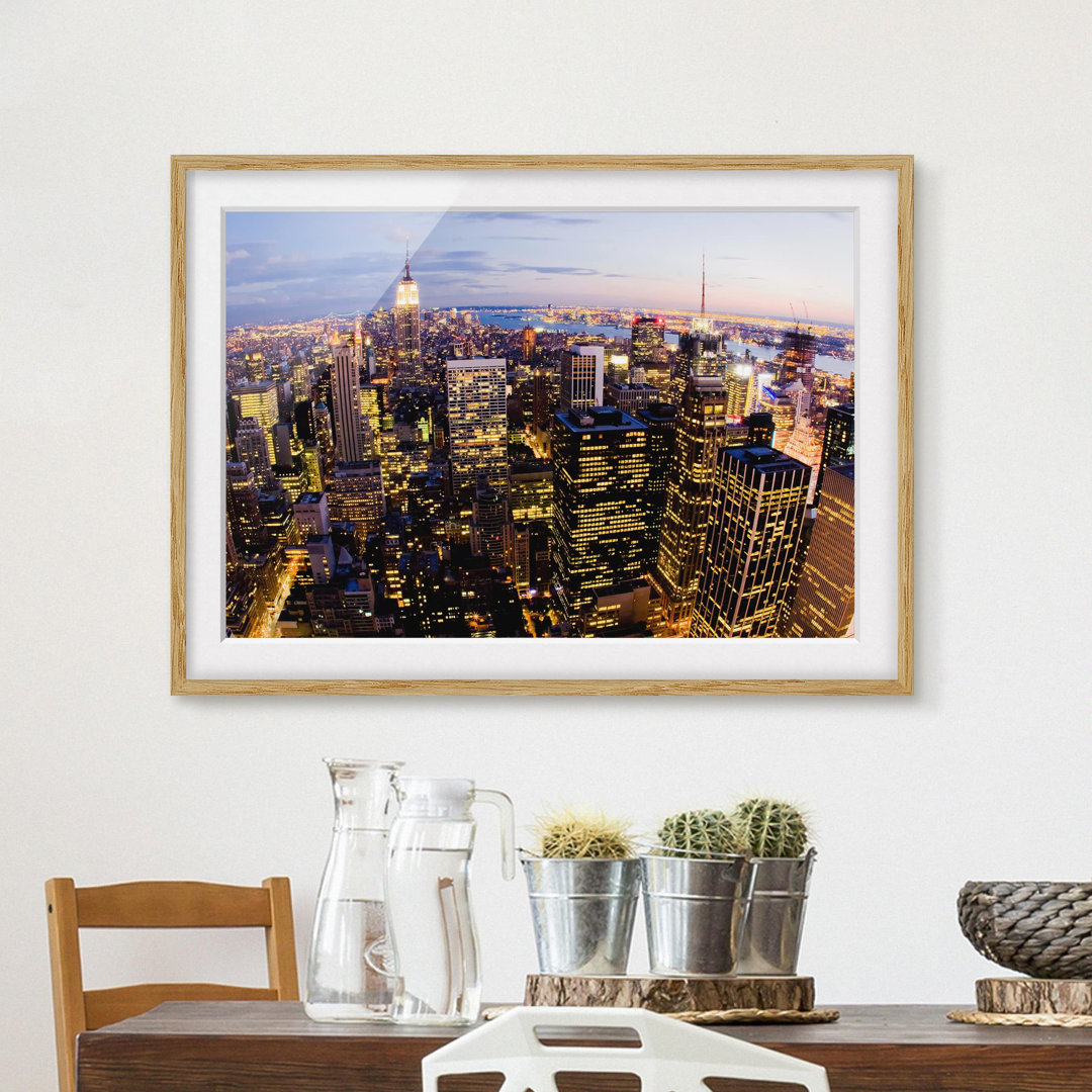 Gerahmtes Papierbild New York Skyline bei Nacht