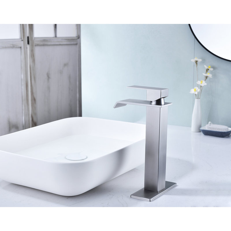 Robinet de lavabo pour salle de bain Waterfall, nickel brossé, et vérifié, débit de 1,2 gallon par minute