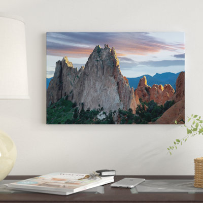 «Gray Rock» et «South Gateway Rock», conglomérats de grès, Garden of the Gods, Colorado Springs, Colorado III par Tim Fitzharris - reproduction d'art sur toile tendue sur toile