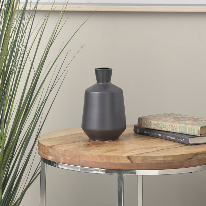 Mable Table Vase, Black