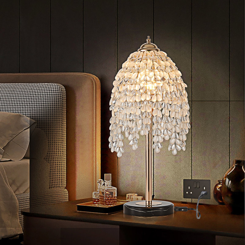 Élégante lampe de table en cristal avec abat-jour en ficelle en perles de cristal et base texturée en marbre