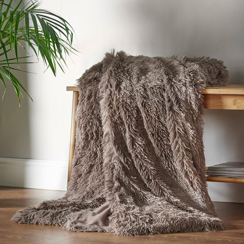 Cuddly Faux Fur 150x200cm Throw, Natural
