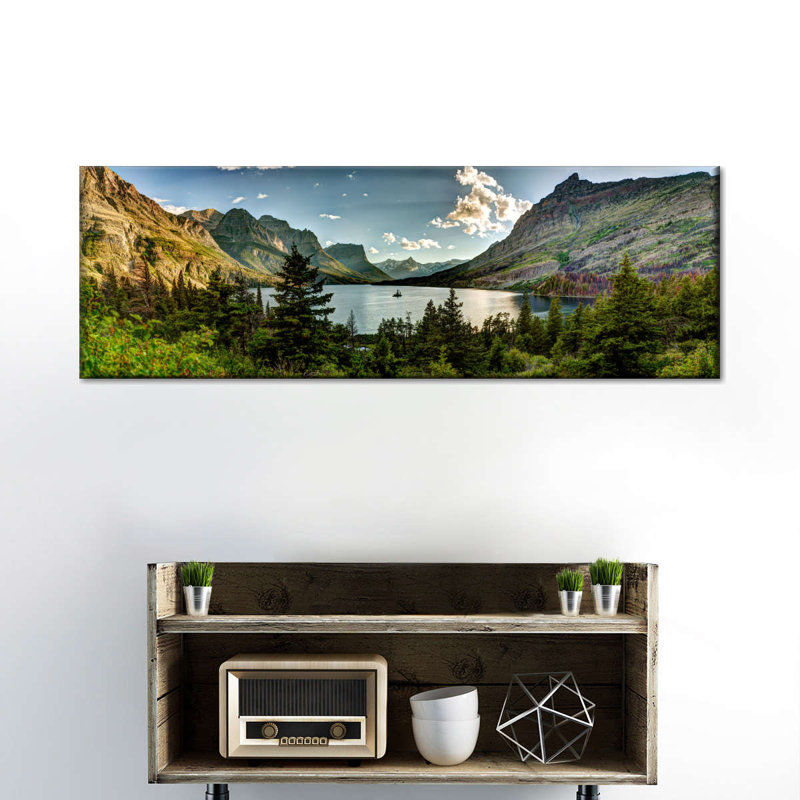 Sur toile, H 42 po x l 14 po x P 1,25 po