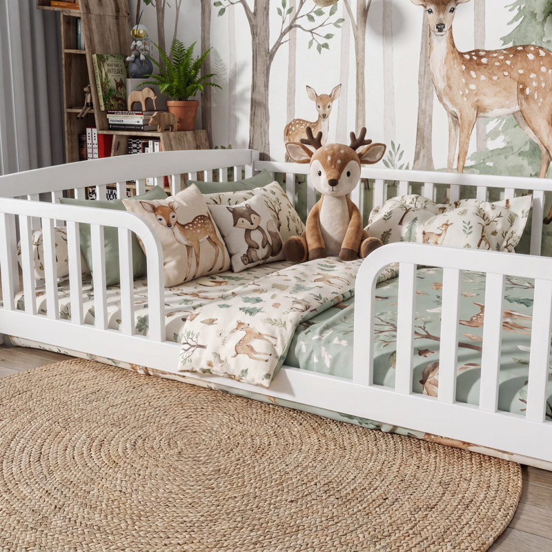 Lit plateforme simple en bois de pin massif avec garde-corps de sécurité, cadre de lit au sol avec ouverture centrale pour la décoration de chambre d'enfant