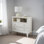 Commode de style Mid-Century moderne avec fonction de chargement: 2 tiroirs, tablette ouverte, ports, pieds en bois massif, pieds de table de chevet et table d'appoint