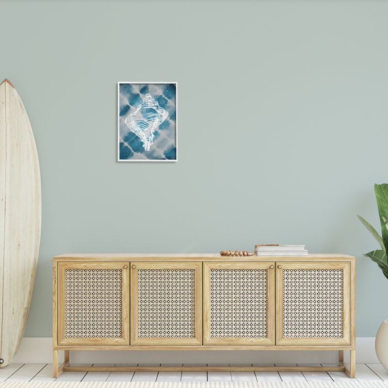 Cravate bleu marine rétro Conch Shell par Ziwei Li 927, H 20 po x l 16 po x P 1,5 po, Giclée encadrée blanc bord de mer