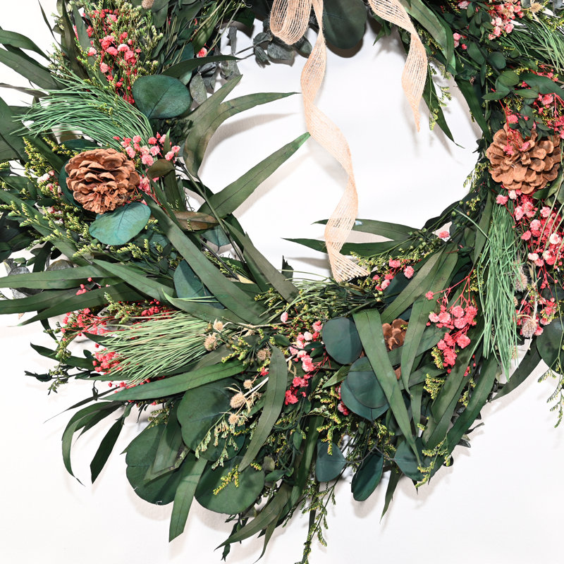 Couronne de porte artificielle 24 po en forme de ferme naturelle séchée avec eucalyptus et pommes de pin automne hiver