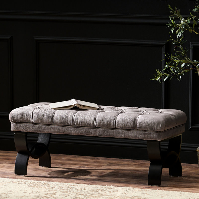 Velours gris tendance avec détails fins: rehaussez le style de votre espace de vie