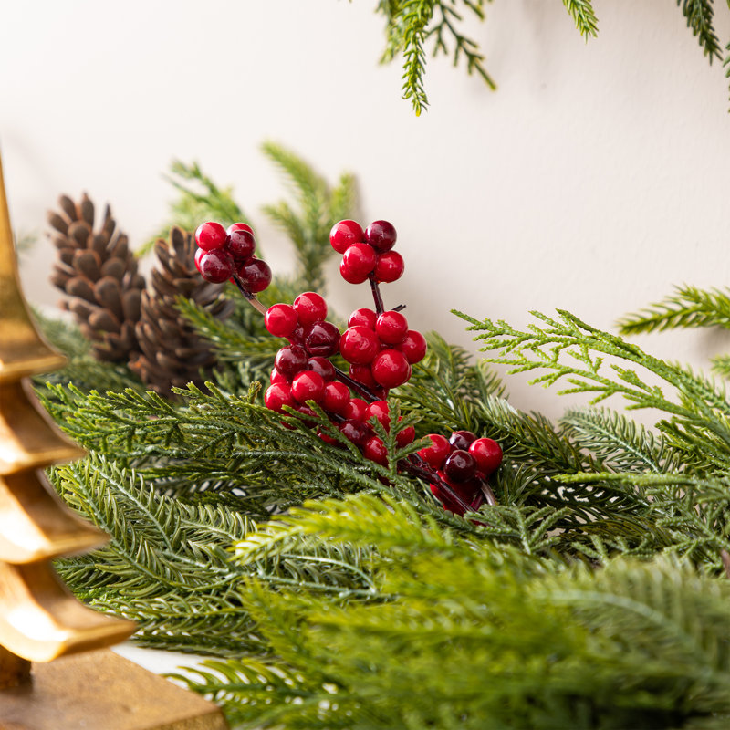 Guirlande de Noël avec pommes de pin et baies rouges, 18'