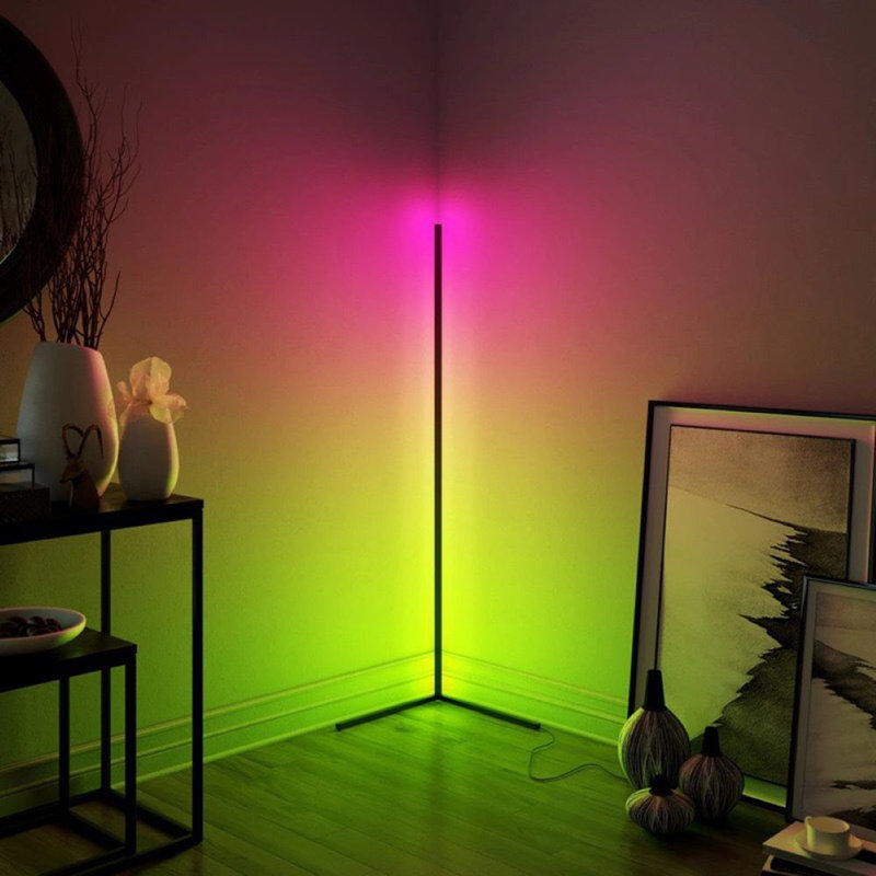 Lampe sur pied DEL SUPERHUNTER RVB finition noire, Noir