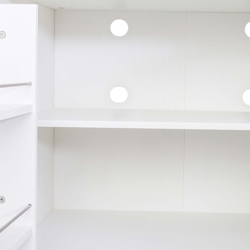Armoire de cuisine autoportante 62,99 po avec tablettes à plusieurs niveaux, idéale pour le rangement organisé dans les maisons modernes et rétro
