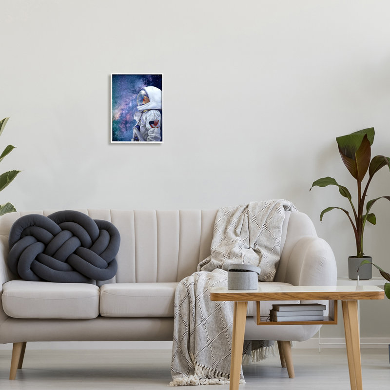 «Outer Space Astronaut» par Ziwei Li - impression d'art graphique, H 14 po x l 11 po x P 1,5 po