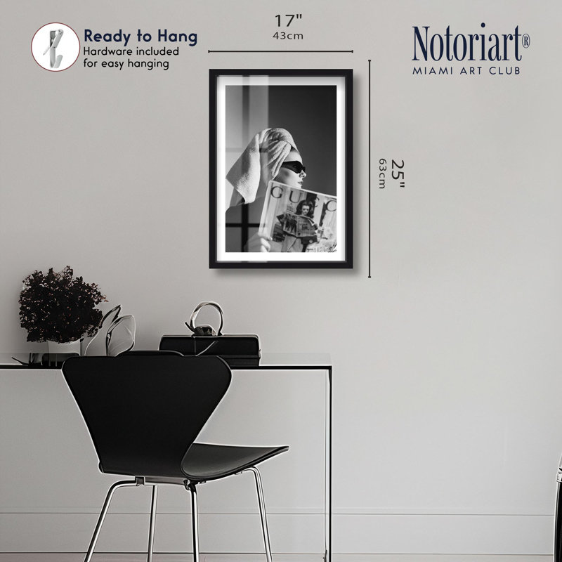«Just Ignorer you Shadowbox Print» par Notoriart, H 25 po x l 17 po, Noir