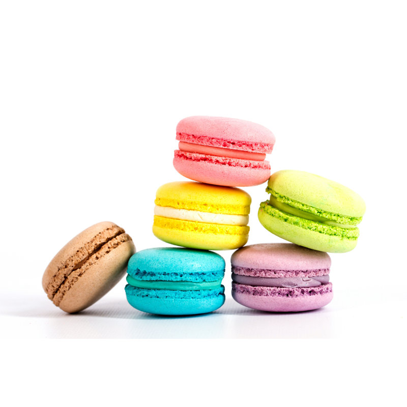 «Brightly Coloured French Macarons» par Dadoodas - photographie sur toile tendue, H 20 po x l 30 po
