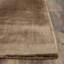 Tapis brun en viscose fait à la main Endora-29362960