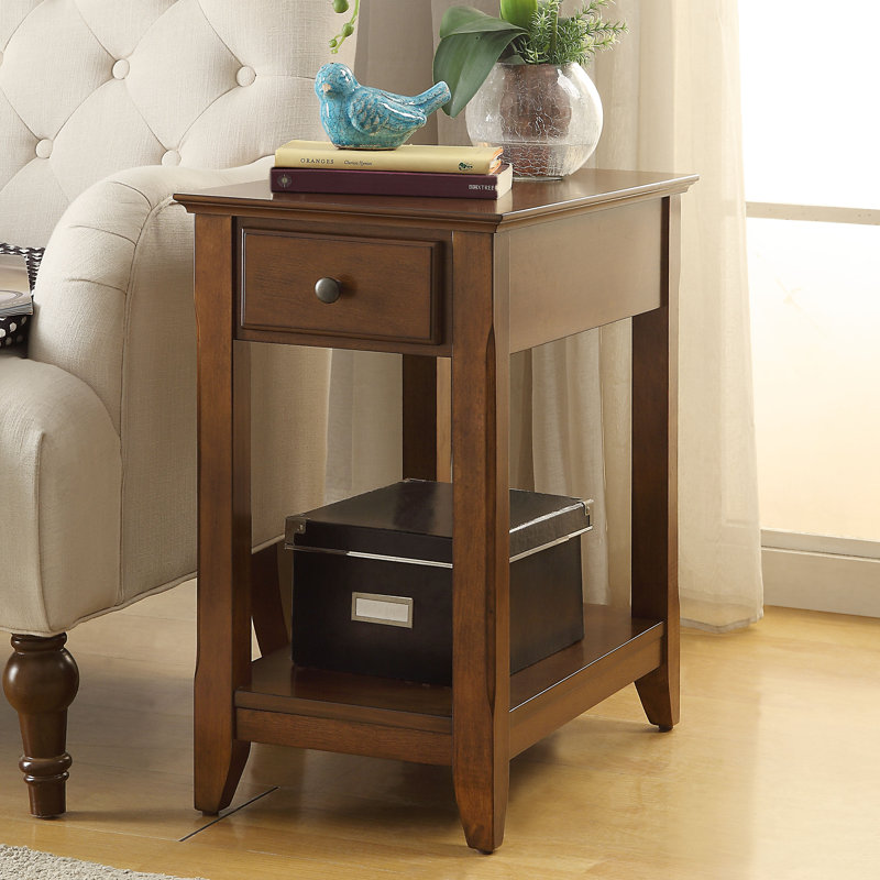 Table d'appoint ACME Bertie, noyer, Noyer, 23"H x 13"W x 22"D