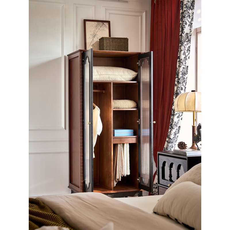 Armoire française rétro en bois massif