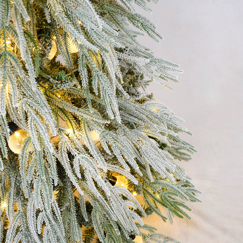 Arbre de Noël enneigé épinette avec lumières DEL chaudes