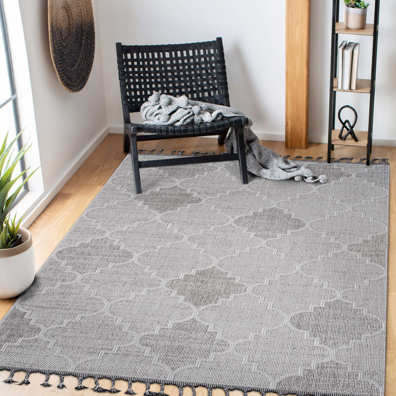 Collection Trellis Indoor/Outdoor Area Rug, White/Gray, Rectangle 5'3" x 7'6"
