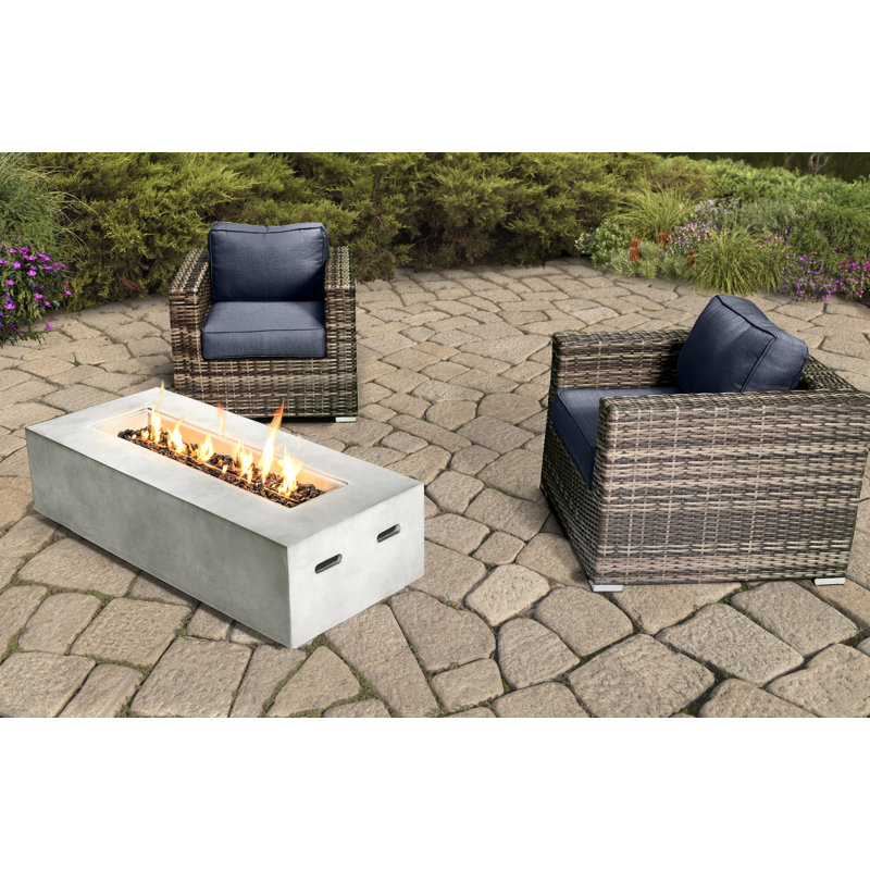 Ensemble de conversation pour 2 personnes avec foyer et coussins Sunbrella Darrione, Bleu marine Sunbrella