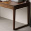 Bureau simple et exquis en noyer à double tiroir-373179078