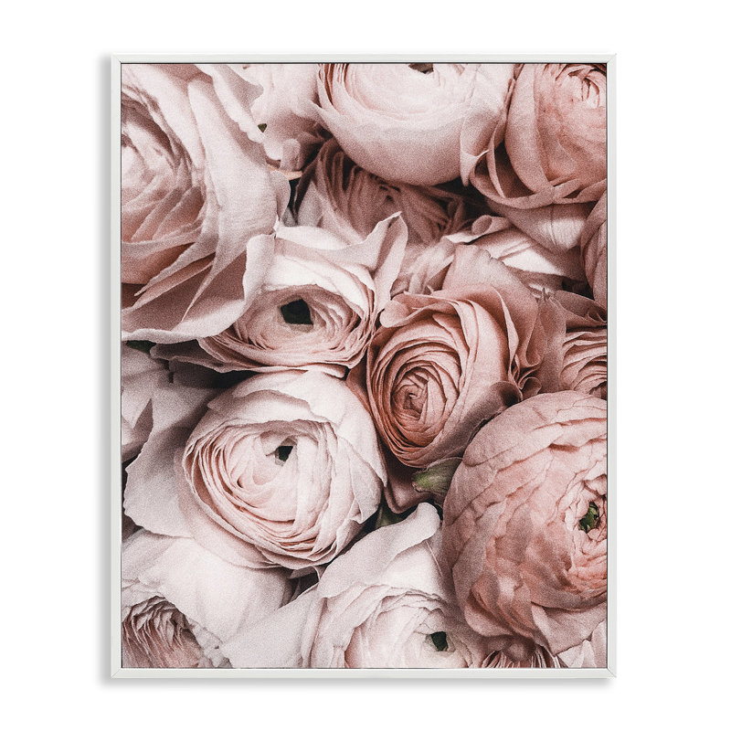Pivoines roses en sourdine encadrées sur bois par Incado, Giclée encadrée blanc bord de mer, H 30 po x l 24 po x P 1,5 po