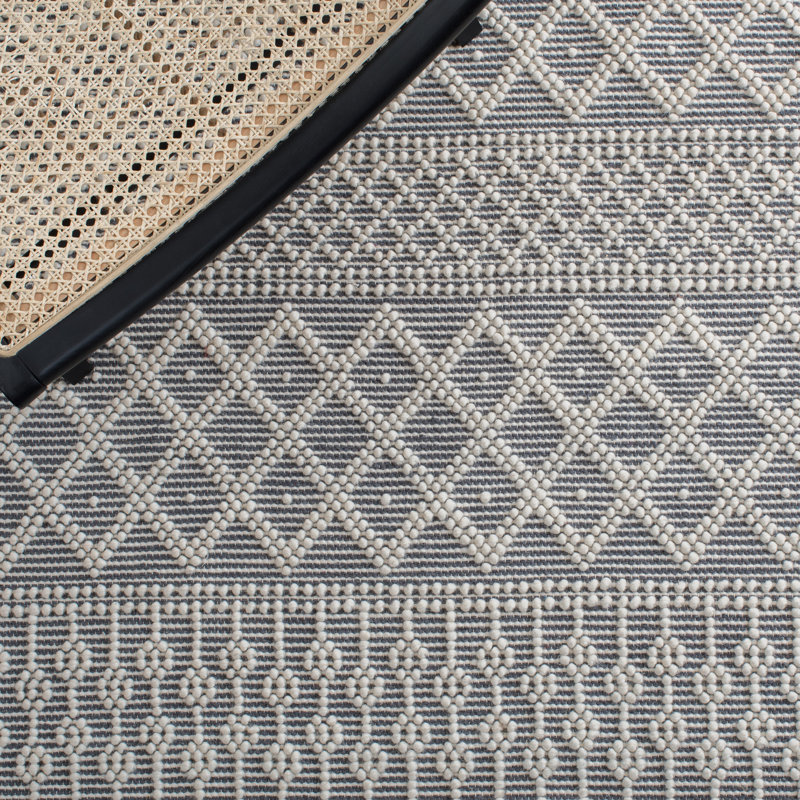 Natura Hand Loomed Wool/Cotton Geometric Rug in Gray/Ivory, Rectangle 5' x 8'