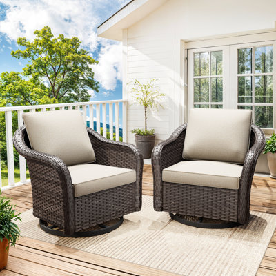 Chaises berçantes d'extérieur en osier avec coussin beige en polyéthylène (PE)