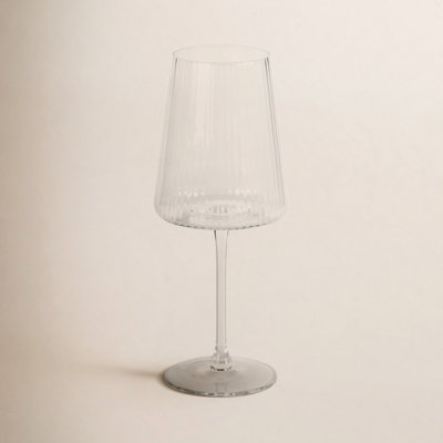 Claro Ribbed Wine Glass