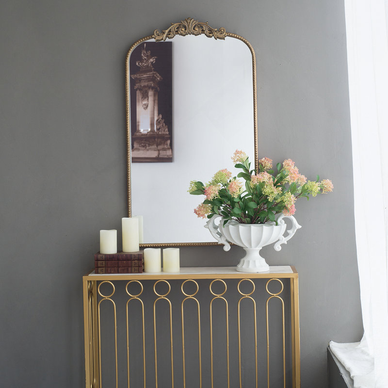 Miroir de conception classique avec cadre d'inspiration baroque pour salle de bain, Or
