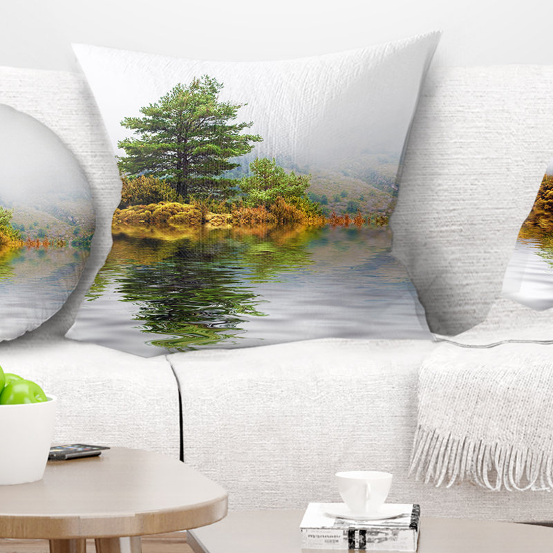 Coussin décoratif paysage avec pin, H 16 po x l 16 po
