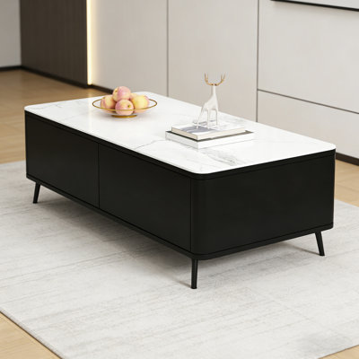 Table basse légère et luxueuse