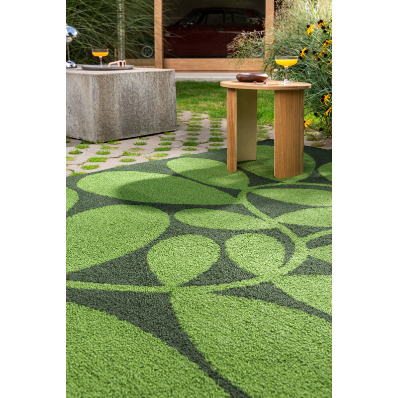 Sycamore Hand Tufted Floral Area Rug in Green, Rectangle 4'7" x 6'6"