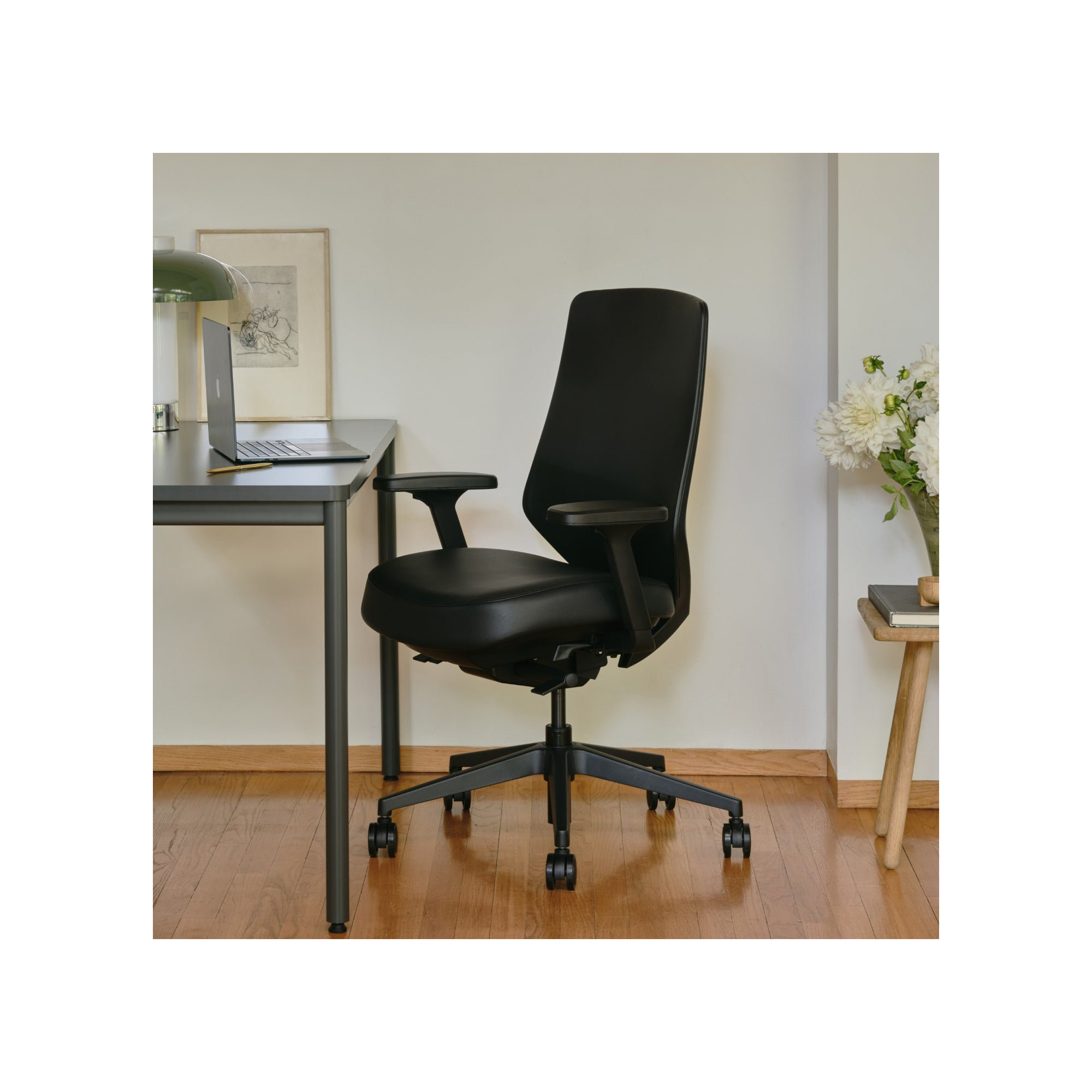 Ergonomic Chair Pro - Vegan Leather, Black, Black