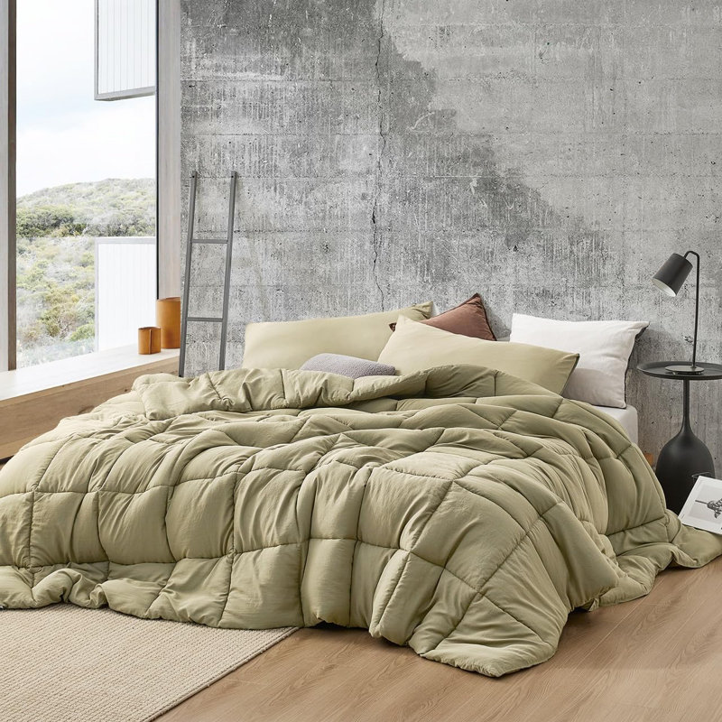 Coma Inducer Beachfront Avenue Oversized Cooling Comforter Set, Green, King Comforter + 2 King Shams