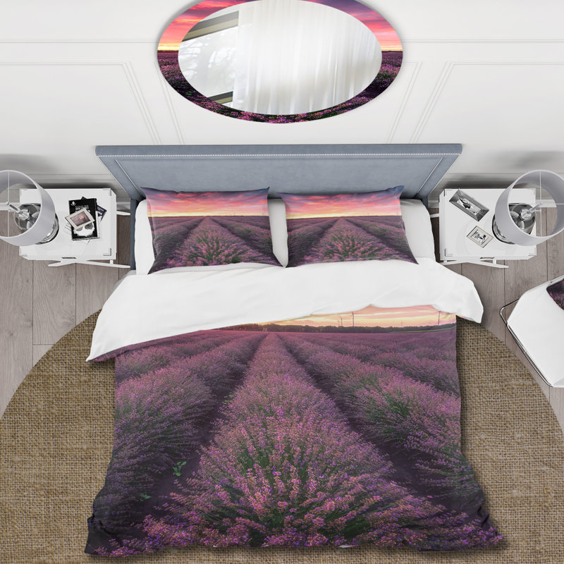 Sunrise & Dramatic Clouds Over Lavender Field - Ensemble de housse de couette Farmhouse - Microfibre de polyester