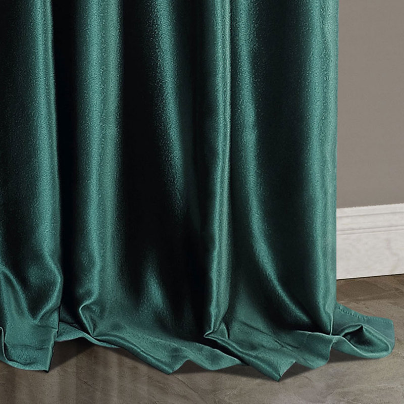 Arlesa Blackout Pair, Green, 117 x 137cm
