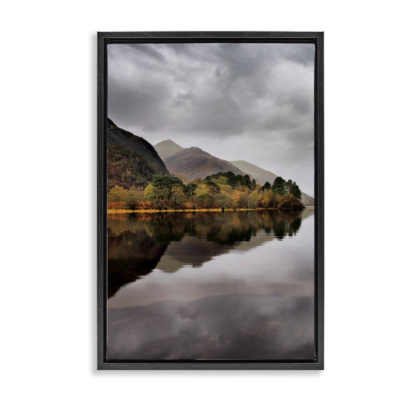 Cadre flottant Loch Shiel Écosse View, design par Michael Cahill, Cadre flottant noir de jais, H 25 po x l 17 po