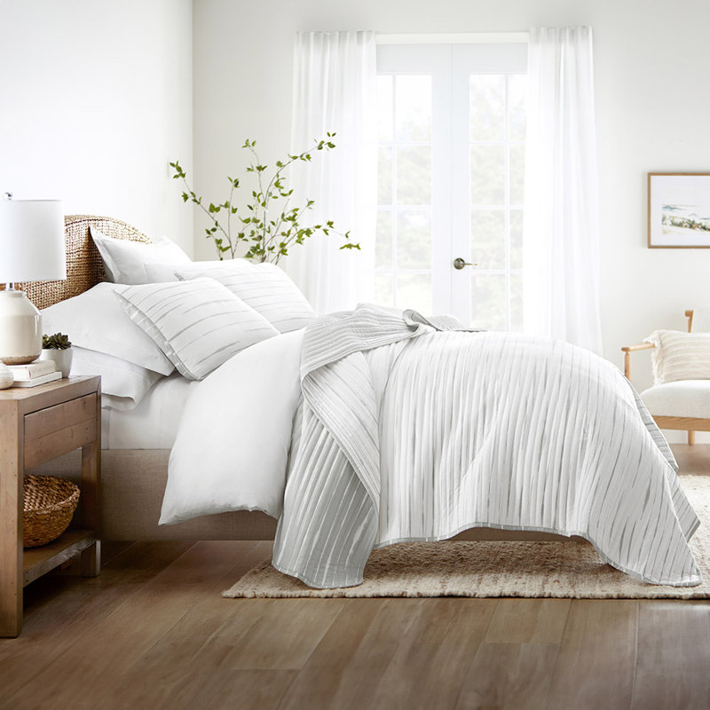 Light Gray Twin Reversible Microfiber Quilt Set with Shams