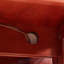 Élégante armoire à vin lumineuse avec tablettes réglables - 2 portes, 1 tiroir, couleur cerise, ampoule incluse, mécanisme de protection contre le basculement, portes modernes et tiroir cerise, tablettes, mesure de sécurité-1886361041