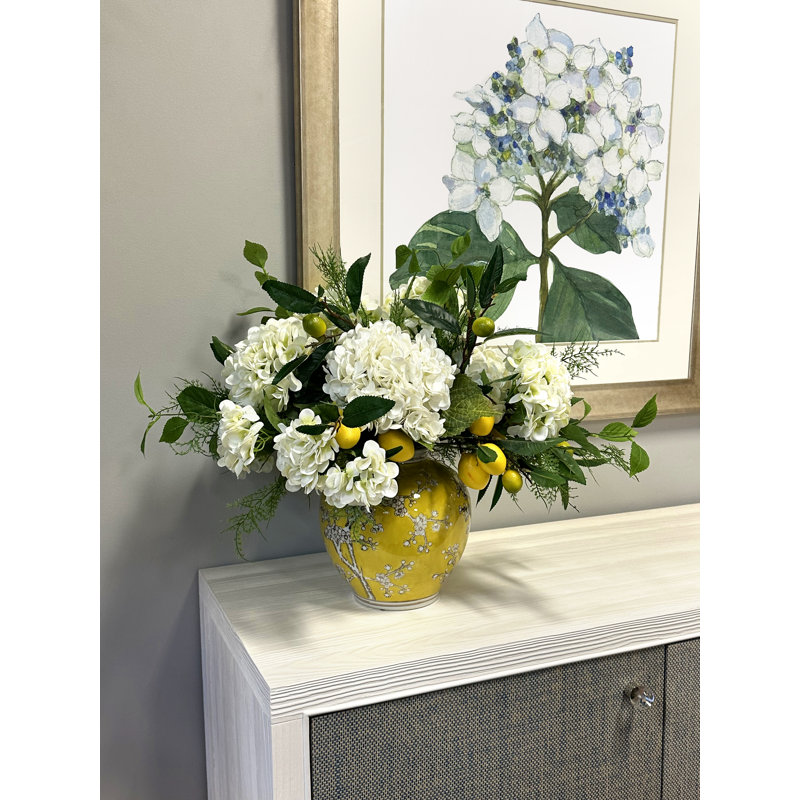 Arrangement artificiel citron et hortensia