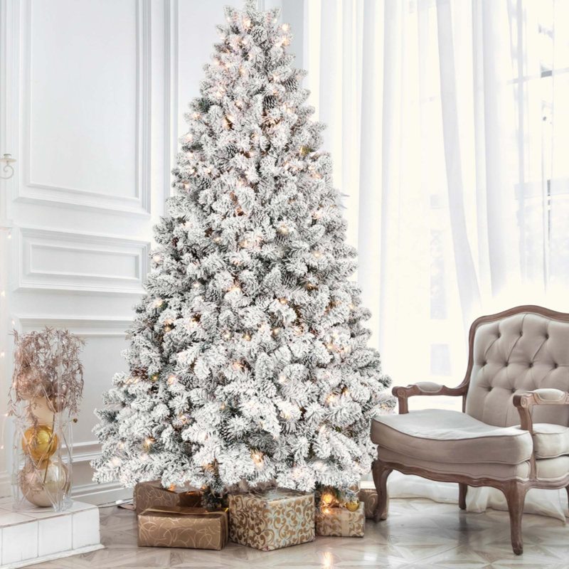 Arbre de Noël floqué avec 350 lumières UL et 35 pommes de pin naturelles - pointes en PVC enneigées, 888 pointes, structure à charnières, support en métal stable, installation facile
