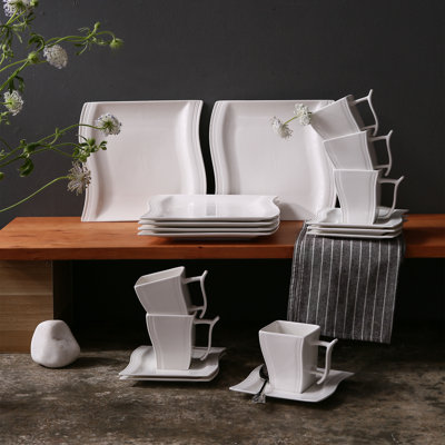 18 Piece Porcelain China Dinnerware Set - Service for 6