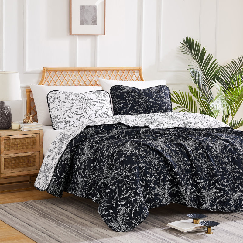 Winter Brush Black Twin Microfiber Reversible Quilt Set
