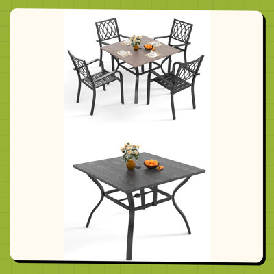 Ensemble de salle à manger d'extérieur 5 pièces 5 pièces, 4 chaises en fer (capacité de 350 lb) + table carrée en métal à grain de bois de 37,8 po avec trou pour parasol