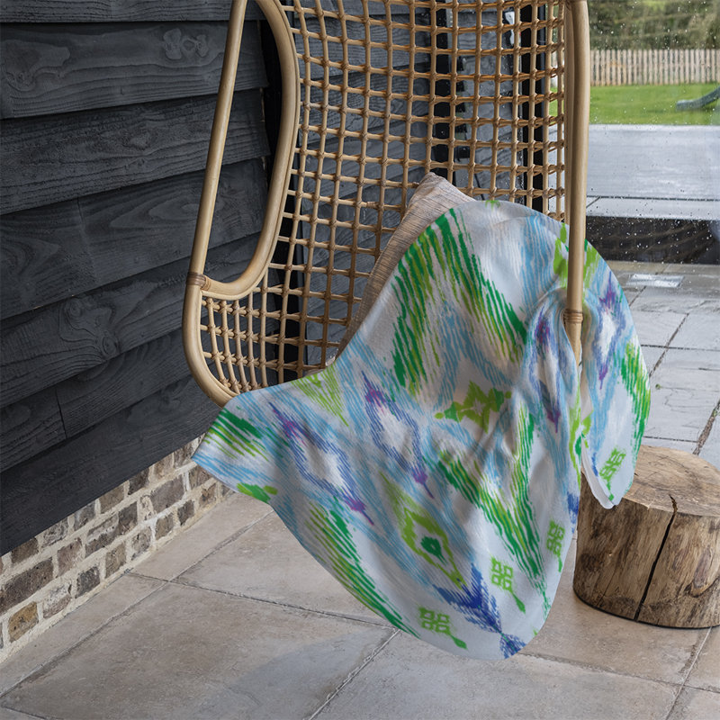Polen Quilted Throw Blanket