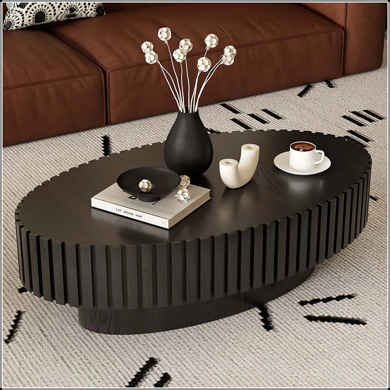 Table basse ovale avec relief fabriqué à la main et conception en forme d'olive, Black