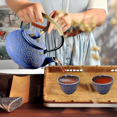 Japanese Tea Set,Cast Iron Tea Pot For Stovetop,Tea Pot With Infusers For Loose Tea,Tea Kettle With 4 Cups,Trivet&Cap Lifter,Flower Design Teapot,Coated With Enameled Interior-32 Ounce(900Ml)