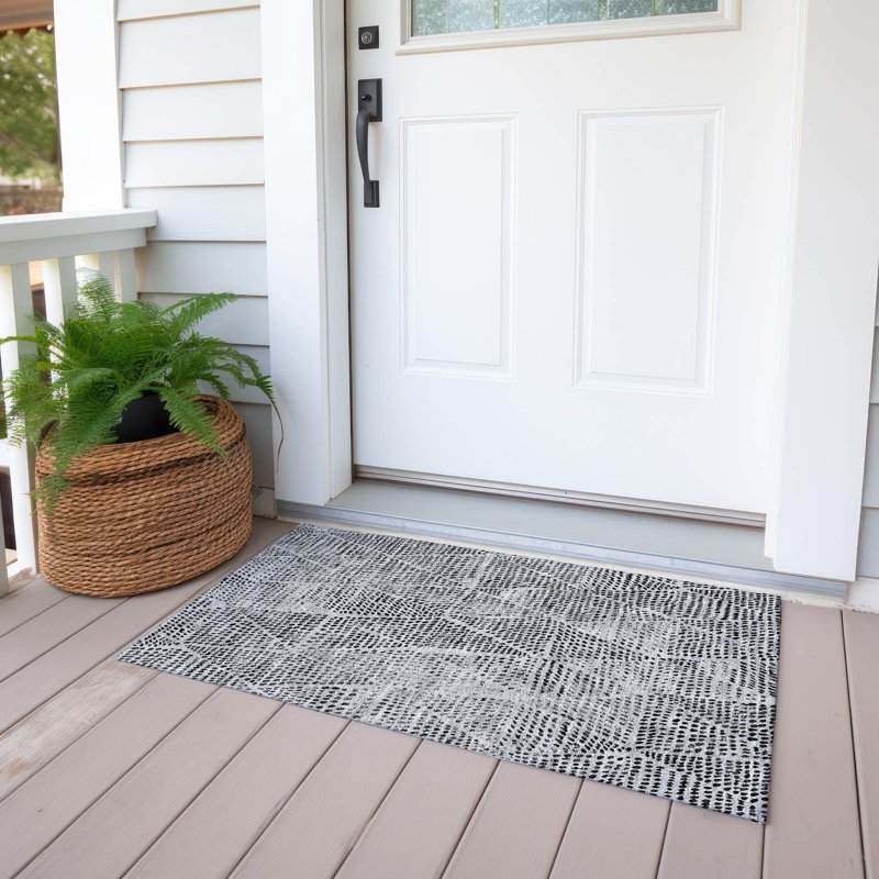 Jurnee Washable Geometric Indoor / Outdoor Rug, Rectangle 1'8" x 2'6"