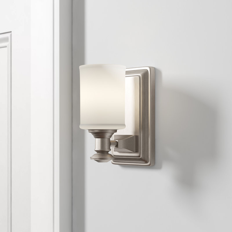Everlee Bath Sconce, Brushed Nickel
